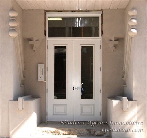 889 Rue Richelieu #12
