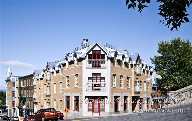 1100 Rue St-Vallier E.