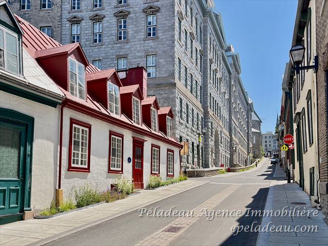 15 Rue Ste-Famille